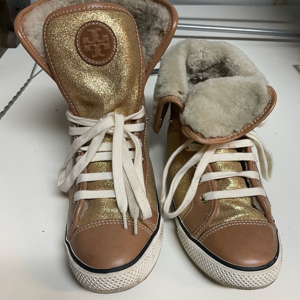 Fuzzy shearling Tory Burch high top sneakers